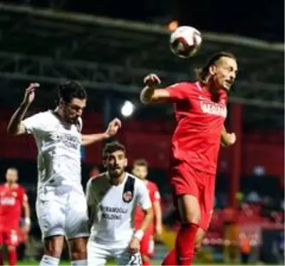 TFF 1. Lig Play-Off Yarı Final: Karagümrük: 1 Akhisarspor: 1 (İlk yarı) TFF 1. Lig Play-Off Yarı Final: Karagümrük: 1 Akhisarspor: 1 (İlk yarı)