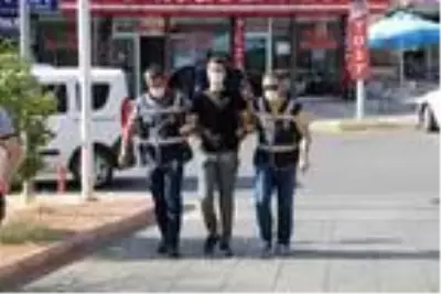 Son dakika haber | 17 yıl hapisle aranan hırsız sokakta yakalandı Son dakika haber | 17 yıl hapisle aranan hırsız sokakta yakalandı
