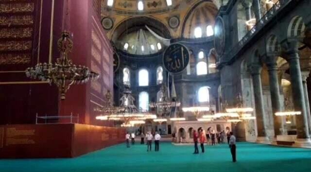 24 Temmuz'da ibadete açılacak Ayasofya Camii'nin içerisinden ilk görüntüler paylaşıldı 24 Temmuz'da ibadete açılacak Ayasofya Camii'nin içerisinden ilk görüntüler paylaşıldı