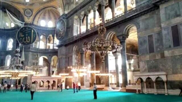 24 Temmuz'da ibadete açılacak Ayasofya Camii'nin içerisinden ilk görüntüler paylaşıldı 24 Temmuz'da ibadete açılacak Ayasofya Camii'nin içerisinden ilk görüntüler paylaşıldı