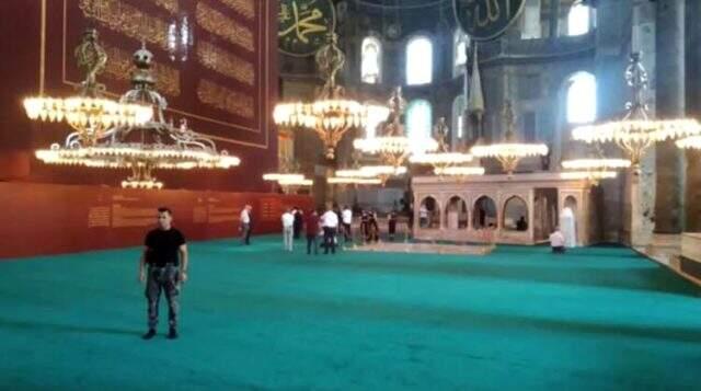 24 Temmuz'da ibadete açılacak Ayasofya Camii'nin içerisinden ilk görüntüler paylaşıldı 24 Temmuz'da ibadete açılacak Ayasofya Camii'nin içerisinden ilk görüntüler paylaşıldı