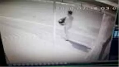 4 aydır kayıp olan kızlarının dükkanlarını soyduğunu iddia ettiler 4 aydır kayıp olan kızlarının dükkanlarını soyduğunu iddia ettiler