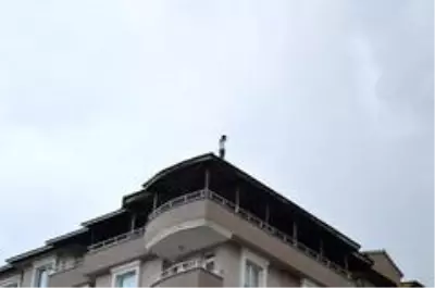 Ağrı'da intihar girişiminde bulunan şahsı polis ikna etti Ağrı'da intihar girişiminde bulunan şahsı polis ikna etti
