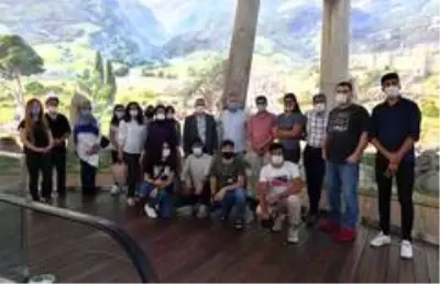 Arap gazetecilerin fetih yolculuğu Arap gazetecilerin fetih yolculuğu