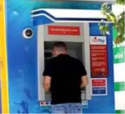 ATM'ye düzenek kurup, müşterilerin hesabını boşalttılar ATM'ye düzenek kurup, müşterilerin hesabını boşalttılar