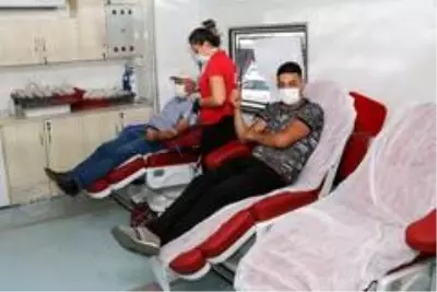 Bakan Öztürk'ten kan bağışı kampanyasına destek
