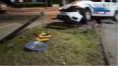 Başkent'te polis aracı kaza yaptı: 1 yaralı Başkent'te polis aracı kaza yaptı: 1 yaralı