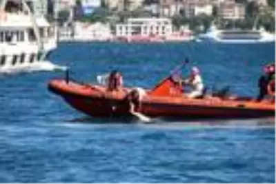 Beşiktaş'ta denize giren bir kişi yüzüstü yatarken boğuldu Beşiktaş'ta denize giren bir kişi yüzüstü yatarken boğuldu