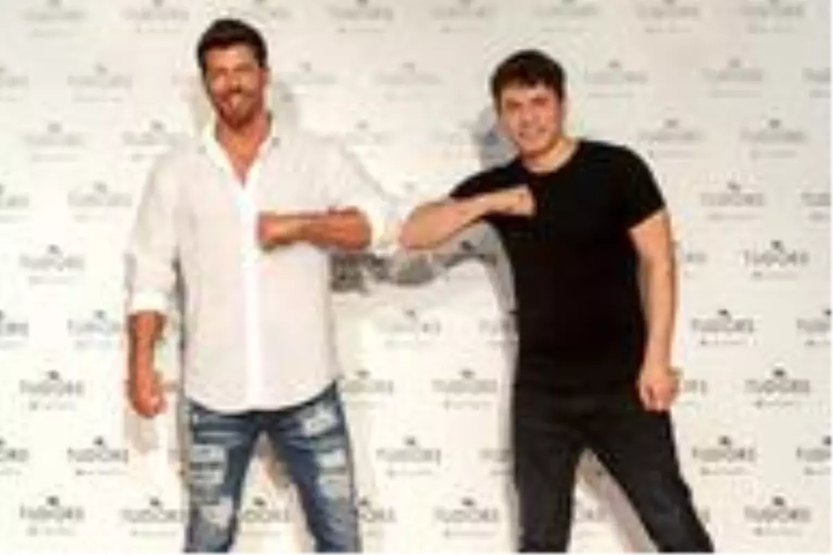 Can Yaman Tudors ile el sıkıştı