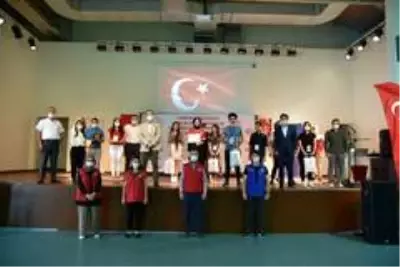 Eskişehir Gençlik Hizmetleri şiir yarışması düzenledi Eskişehir Gençlik Hizmetleri şiir yarışması düzenledi