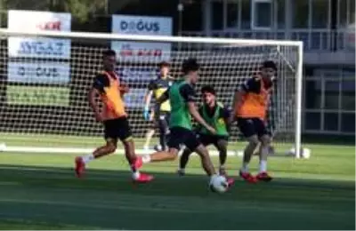 Fenerbahçe, Çaykur Rizespor maçı hazırlıklarını tamamladı Fenerbahçe, Çaykur Rizespor maçı hazırlıklarını tamamladı