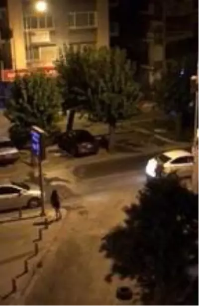 İzmir'in en işlek caddesinde yapılan fuhuş pazarlığı vatandaşları isyan ettirdi İzmir'in en işlek caddesinde yapılan fuhuş pazarlığı vatandaşları isyan ettirdi
