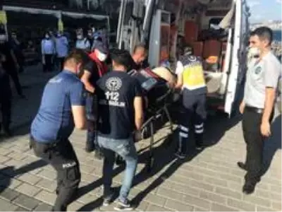 Karaköy'de vapurdan bir yolcu denize düştü Karaköy'de vapurdan bir yolcu denize düştü