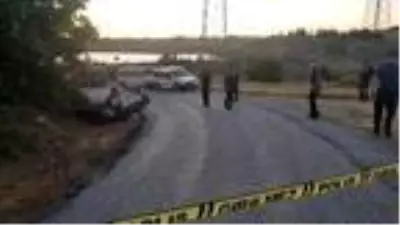 Polise ateş açan şüphelilerin otomobili takla attı: 1 kişi hayatını kaybetti Polise ateş açan şüphelilerin otomobili takla attı: 1 kişi hayatını kaybetti