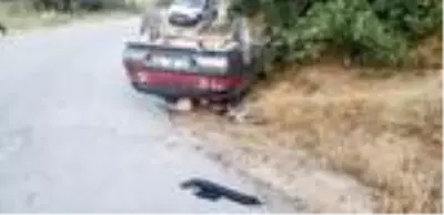 Polise ateş açan şüphelilerin otomobili takla attı: 1 kişi hayatını kaybetti Polise ateş açan şüphelilerin otomobili takla attı: 1 kişi hayatını kaybetti