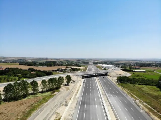 Dört araçlık tünelleriyle dünyada bir ilk olan Kuzey Marmara Otoyolu'na sona gelindi