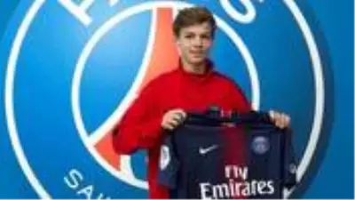 PSG, genç futbolcular Michut ve Gassama ile sözleşme imzaladı PSG, genç futbolcular Michut ve Gassama ile sözleşme imzaladı