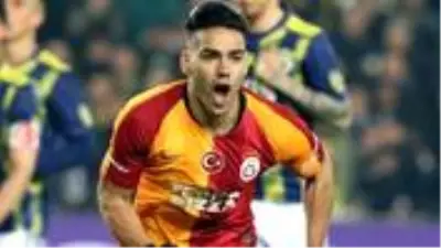 Radamel Falcao, Beckham'ın takımı Inter Miami'yi takip etmeye başladı Radamel Falcao, Beckham'ın takımı Inter Miami'yi takip etmeye başladı