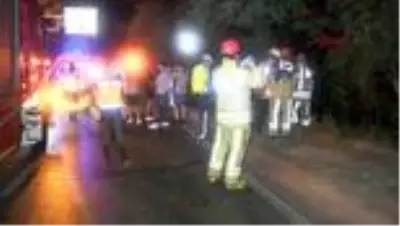 SARIYER'DE OTOMOBİL ORMANLIK ALANA DEVRİLDİ: 1'İ AĞIR 2 YARALI