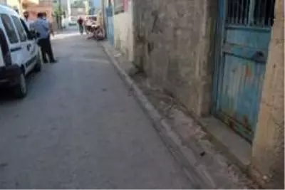 'Yan bakma' meselesi yüzünden çıkan silahlı kavgada hamile kadın yaralandı 'Yan bakma' meselesi yüzünden çıkan silahlı kavgada hamile kadın yaralandı