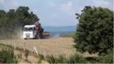Silivri'de kaçak yapılar belediye ekiplerince yıkıldı Silivri'de kaçak yapılar belediye ekiplerince yıkıldı