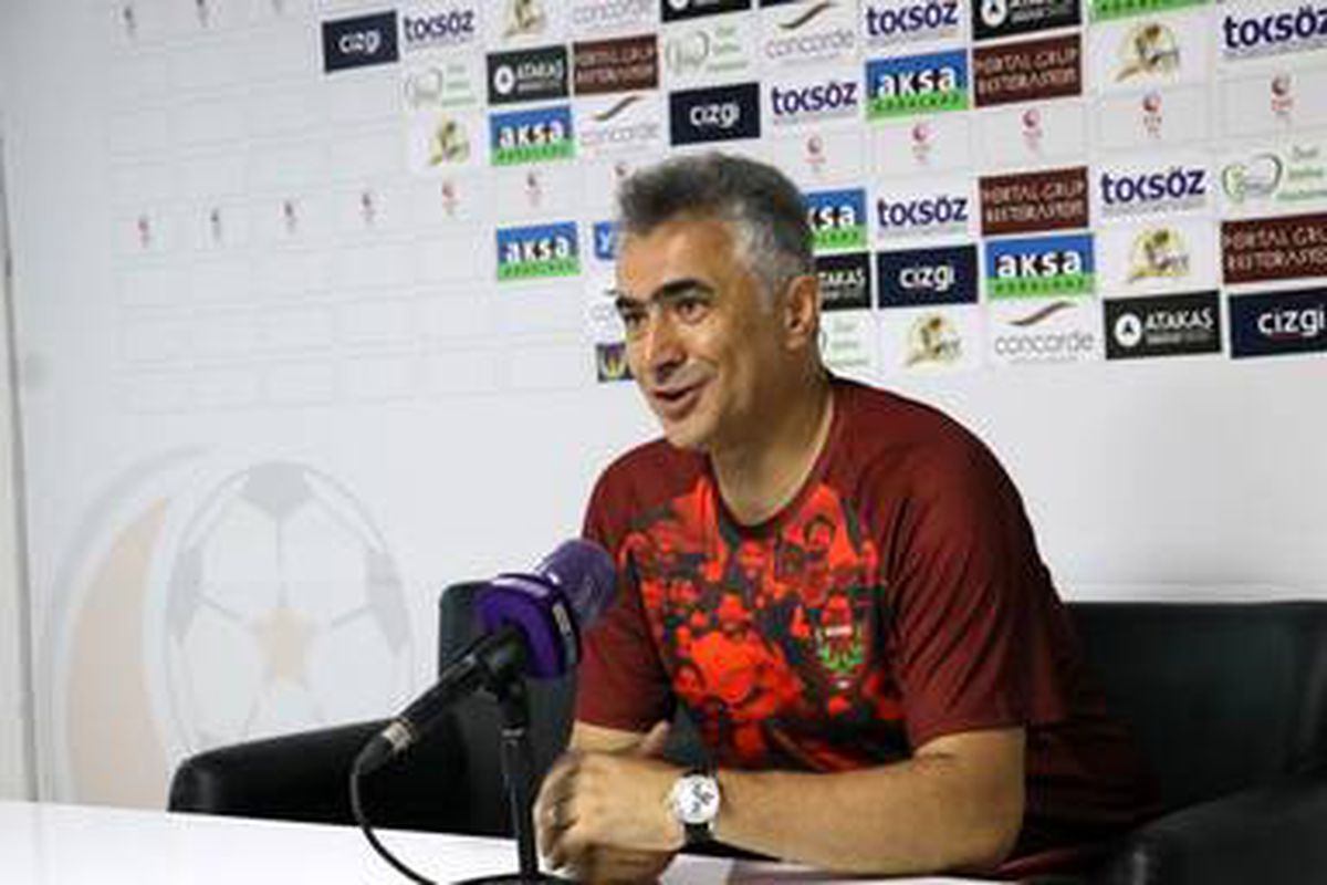 Son Dakika: Hatayspor, teknik direktör Mehmet Altıparmak ile yollarını ayırdı