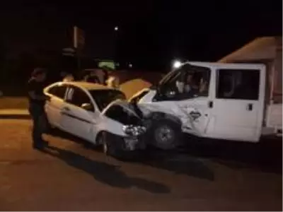 Tarsus'ta trafik kazası: 6 yaralı Tarsus'ta trafik kazası: 6 yaralı