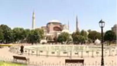 Türkiye'nin dört bir tarafından Ayasofya Camisi'nde namaz kılmak için geldiler Türkiye'nin dört bir tarafından Ayasofya Camisi'nde namaz kılmak için geldiler