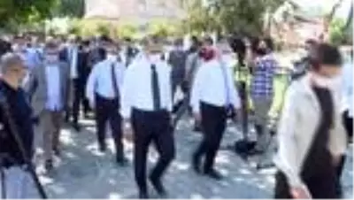 Türkiye'nin dört bir tarafından Ayasofya Camisi'nde namaz kılmak için geldiler Türkiye'nin dört bir tarafından Ayasofya Camisi'nde namaz kılmak için geldiler