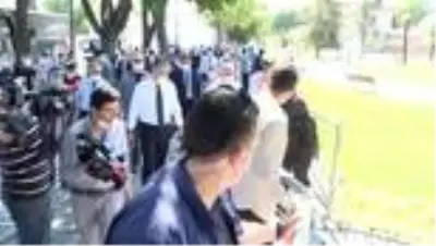 Türkiye'nin dört bir tarafından Ayasofya Camisi'nde namaz kılmak için geldiler Türkiye'nin dört bir tarafından Ayasofya Camisi'nde namaz kılmak için geldiler