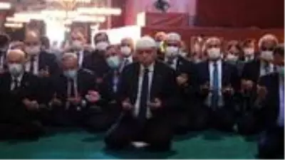Ayasofya'da kılınan ilk namaz Yunan basınında: Erdoğan dediğini yaptı Ayasofya'da kılınan ilk namaz Yunan basınında: Erdoğan dediğini yaptı