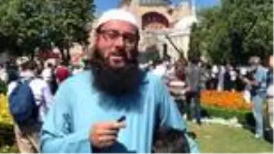 Aysofya Camii'nde ilk namazı kılmak için ailesiyle Keşmir'den geldi Aysofya Camii'nde ilk namazı kılmak için ailesiyle Keşmir'den geldi