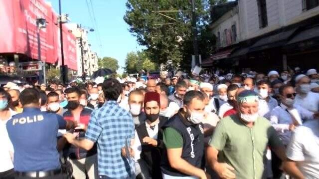 Ayasofya'ya akın akın insan geliyor!