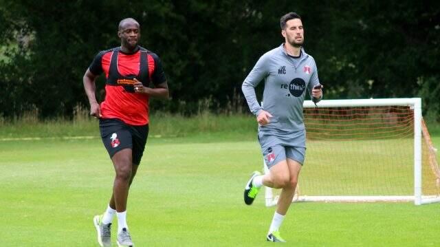 Barcelona efsanesi Yaya Toure, İngiltere 4. Lig ekibi Leyton Orient ile idmana çıktı