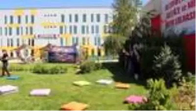 Çankırı'da koronavirüs tedbirleri altında mezuniyet töreni Çankırı'da koronavirüs tedbirleri altında mezuniyet töreni