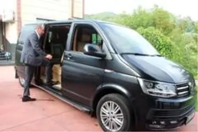 CHP'li Muharrem İnce, Ayasofya Camii'ndeki ilk namazı vatandaşların arasında kıldı CHP'li Muharrem İnce, Ayasofya Camii'ndeki ilk namazı vatandaşların arasında kıldı