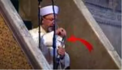 Diyanet İşleri Başkanı Ali Erbaş, hutbeye neden kılıçla çıktı? Hutbeye kılıçla çıkmak ne ifade ediyor? Diyanet İşleri Başkanı Ali Erbaş, hutbeye neden kılıçla çıktı? Hutbeye kılıçla çıkmak ne ifade ediyor?