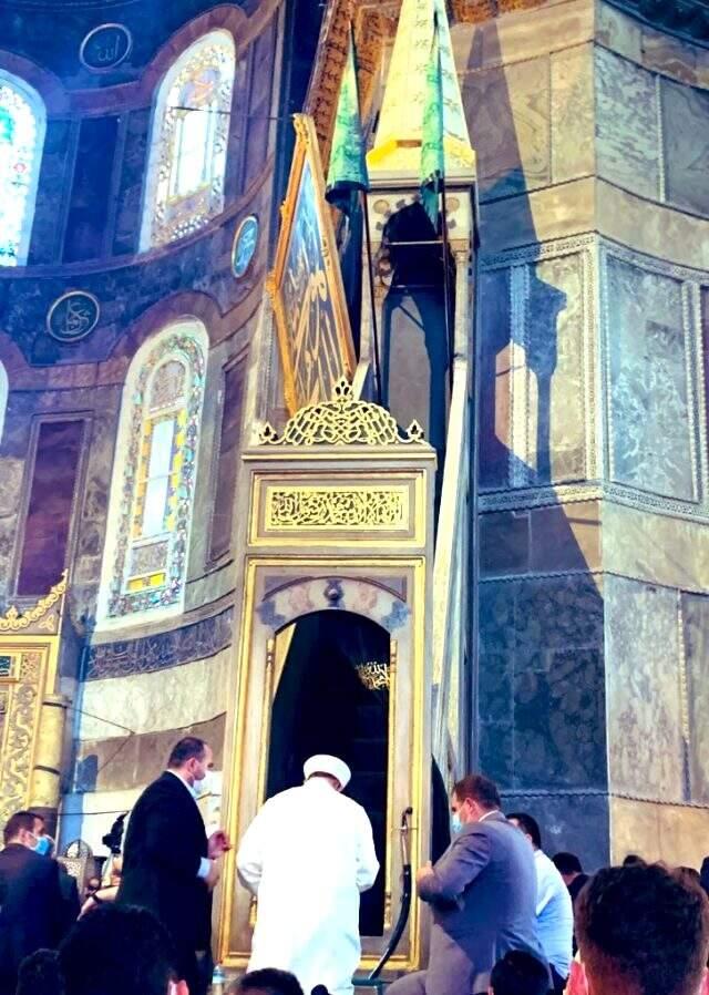Diyanet İşleri Başkanı Ali Erbaş, hutbeye neden kılıçla çıktı? Hutbeye kılıçla çıkmak ne ifade ediyor? Diyanet İşleri Başkanı Ali Erbaş, hutbeye neden kılıçla çıktı? Hutbeye kılıçla çıkmak ne ifade ediyor?