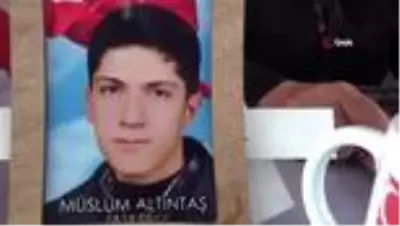 Evlat nöbeti, HDP ve PKK'ya karşı direnişe dönüştü Evlat nöbeti, HDP ve PKK'ya karşı direnişe dönüştü