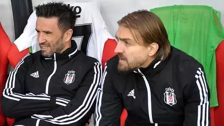 Fenerbahçe, Beşiktaş'la sözleşmesi bitecek olan Gökhan Gönül'le anlaşma sağladı Fenerbahçe, Beşiktaş'la sözleşmesi bitecek olan Gökhan Gönül'le anlaşma sağladı