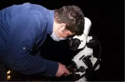 Fotoğrafladıkları kuyruklu yıldızın uğur getireceğine inanıyorlar Fotoğrafladıkları kuyruklu yıldızın uğur getireceğine inanıyorlar