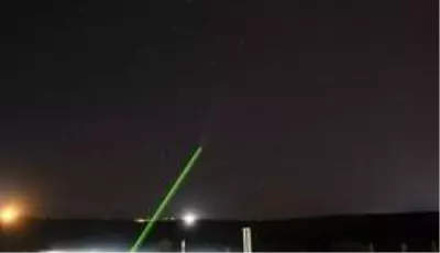 Fotoğrafladıkları kuyruklu yıldızın uğur getireceğine inanıyorlar Fotoğrafladıkları kuyruklu yıldızın uğur getireceğine inanıyorlar