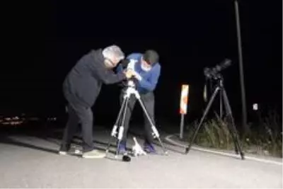 Fotoğrafladıkları kuyruklu yıldızın uğur getireceğine inanıyorlar Fotoğrafladıkları kuyruklu yıldızın uğur getireceğine inanıyorlar