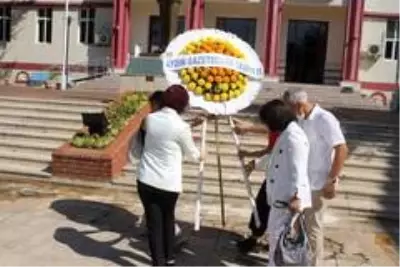 Gazetecilerden sessiz kutlama Gazetecilerden sessiz kutlama