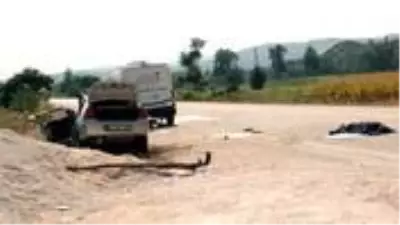 Kahramanmaraş'ta seyir halindeki otomobil alev aldı! 1'i çocuk 2 kişi yanarak öldü Kahramanmaraş'ta seyir halindeki otomobil alev aldı! 1'i çocuk 2 kişi yanarak öldü
