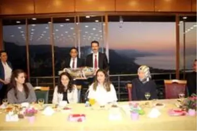 Kaymakamın vedasında gülümseten diyalog Kaymakamın vedasında gülümseten diyalog