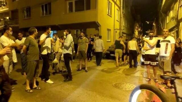 Öfkeli baba, 18 yaşından küçük kızının birlikte yaşadığı gencin evini bastı: 1 ölü, 1 yaralı Öfkeli baba, 18 yaşından küçük kızının birlikte yaşadığı gencin evini bastı: 1 ölü, 1 yaralı