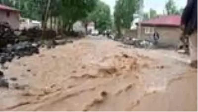 Son dakika haberi! Sele kapılan bir çocuk öldü (2) Son dakika haberi! Sele kapılan bir çocuk öldü (2)