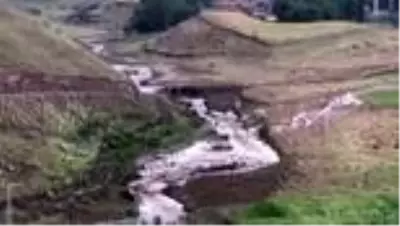 Sele kapılan bir çocuk öldü Sele kapılan bir çocuk öldü