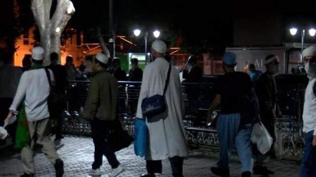 Şerefelerle aydınlatılan Ayasofya Camii, Üsküdar'dan böyle görüntülendi Şerefelerle aydınlatılan Ayasofya Camii, Üsküdar'dan böyle görüntülendi